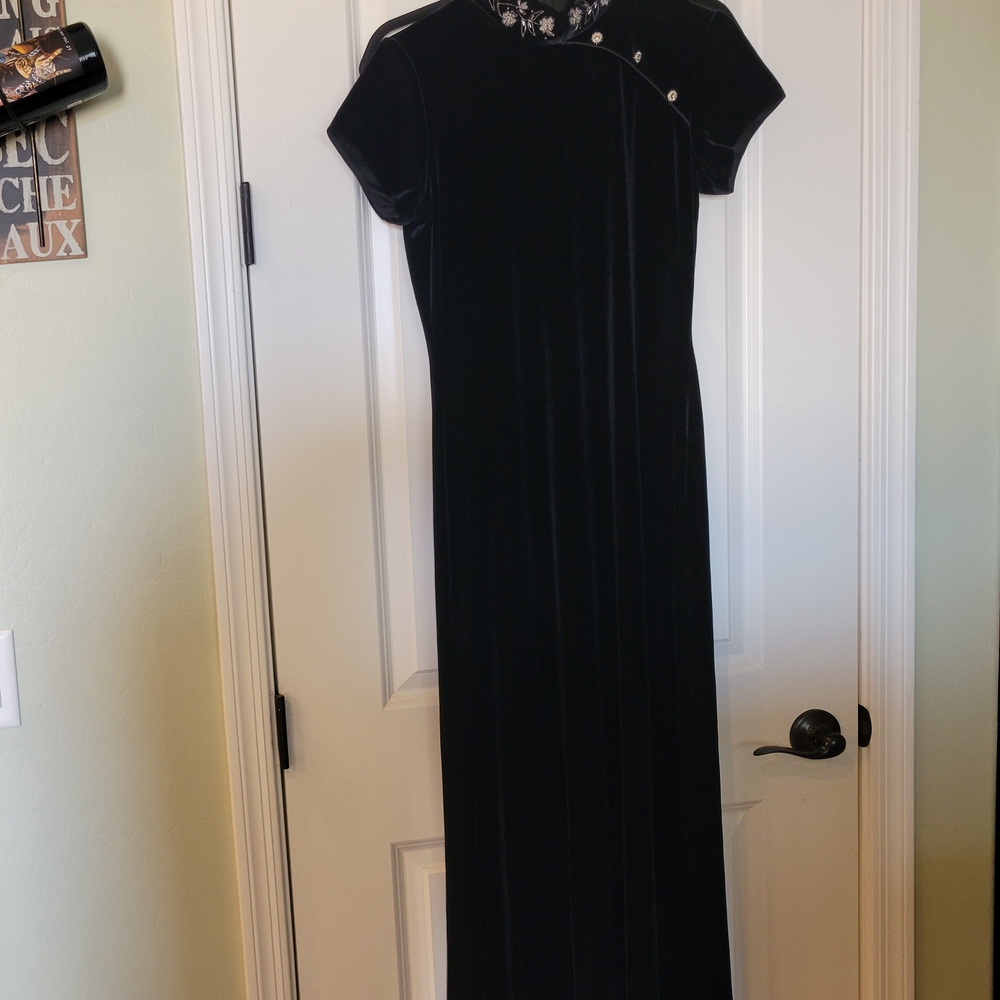 Black Asymmetrical Short Sleeve Prom Gown